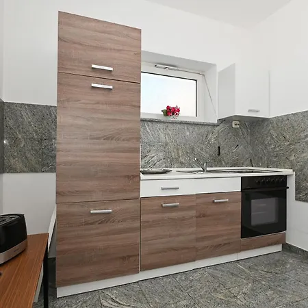 게스트하우스 Light - With Air Conditioning 자다르
