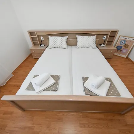 Light - With Air Conditioning Pensjonat 4*