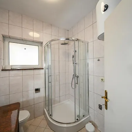 Light - With Air Conditioning 4* Zadar